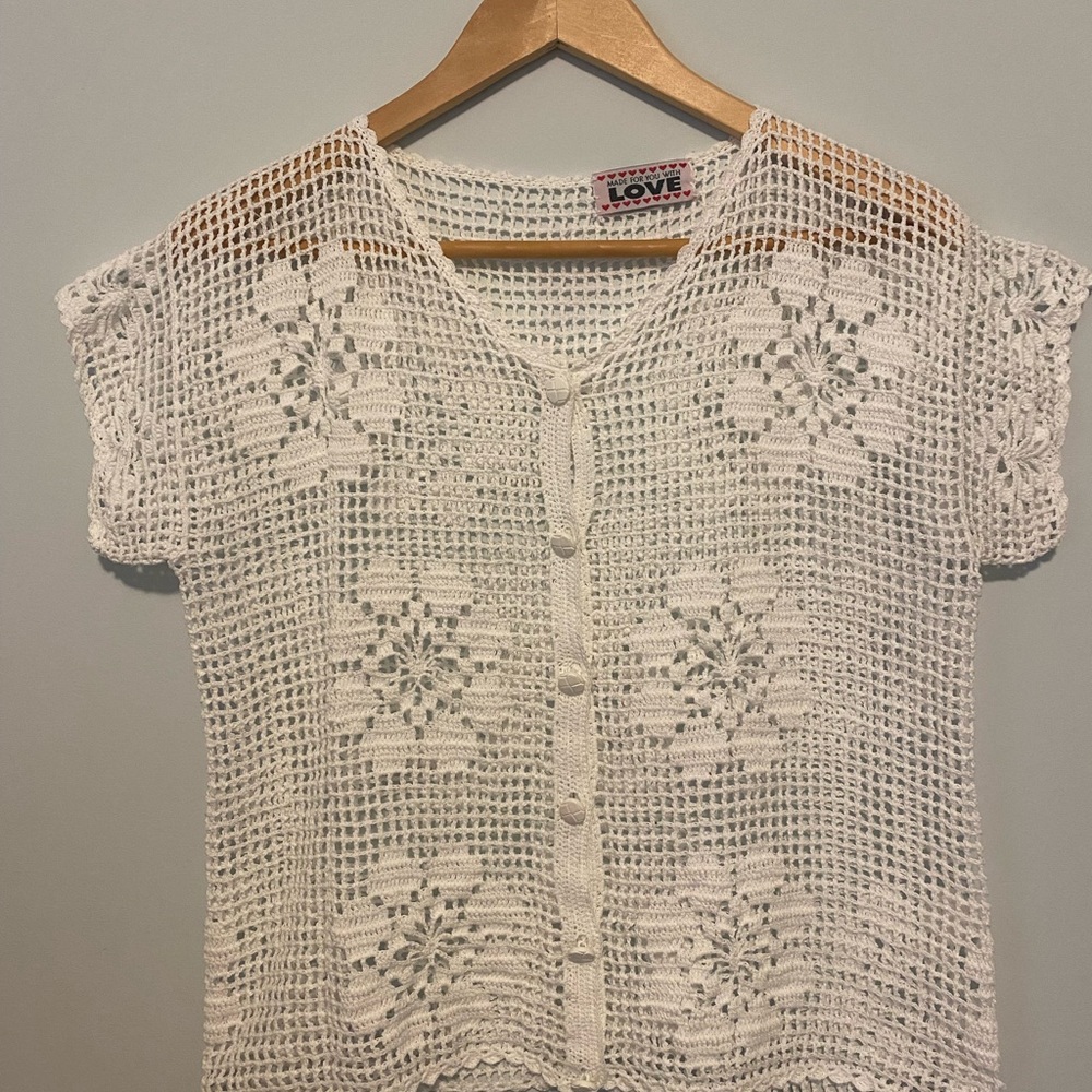 Love Cream Cap Sleeve Cropped Blouse